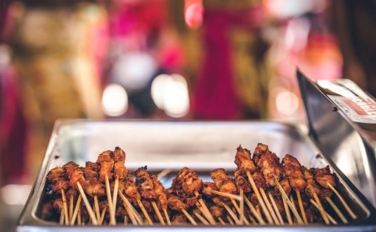 Mencoba Kuliner Lokal