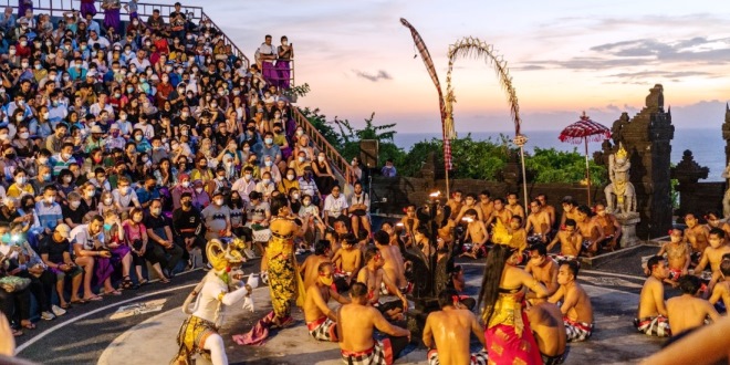Panduan Wisata Uluwatu Aktivitas Seru di Surga Selatan Bali