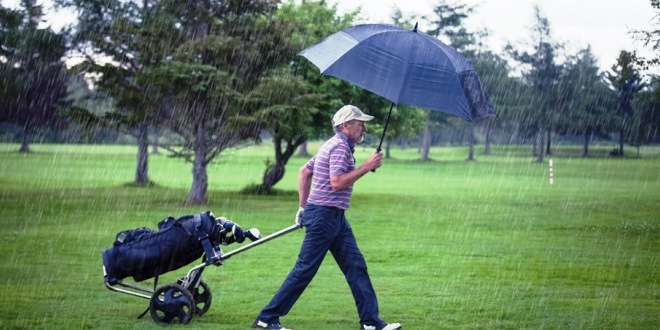 Payung Golf Aksesoris Penting yang Sering Dianggap Sepele