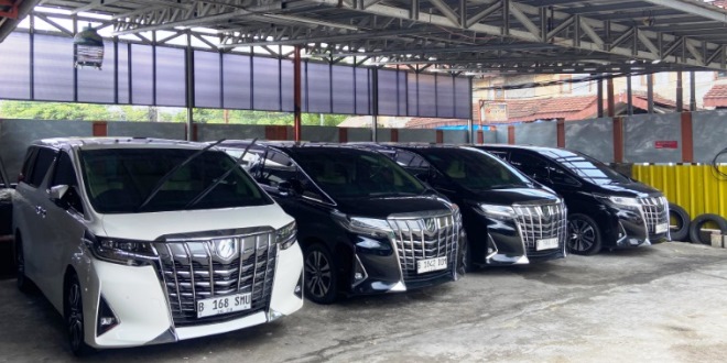 Bukan Cuma Buat Gaya Ini Alasan Kenapa Anda Harus Coba Rental Mobil Mewah