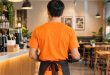 Seragam Kaos untuk Karyawan Kafe dan Resto, Bahan yang Tahan Dicuci Setiap Hari